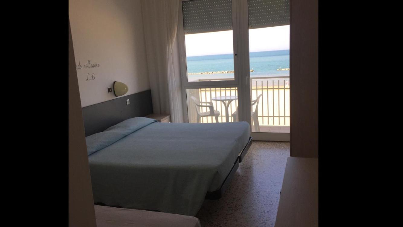 Hotel Mareblu セニガッリア エクステリア 写真