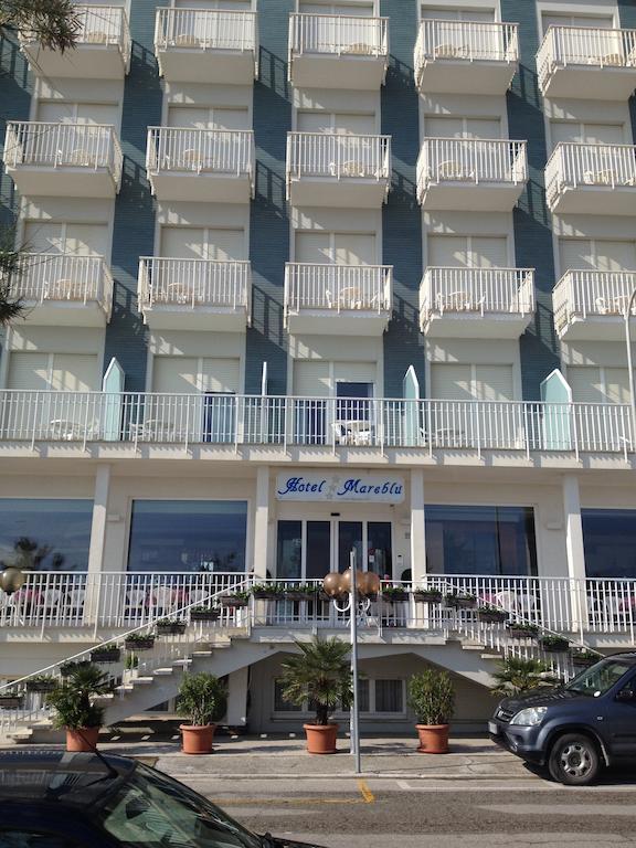 Hotel Mareblu セニガッリア 部屋 写真