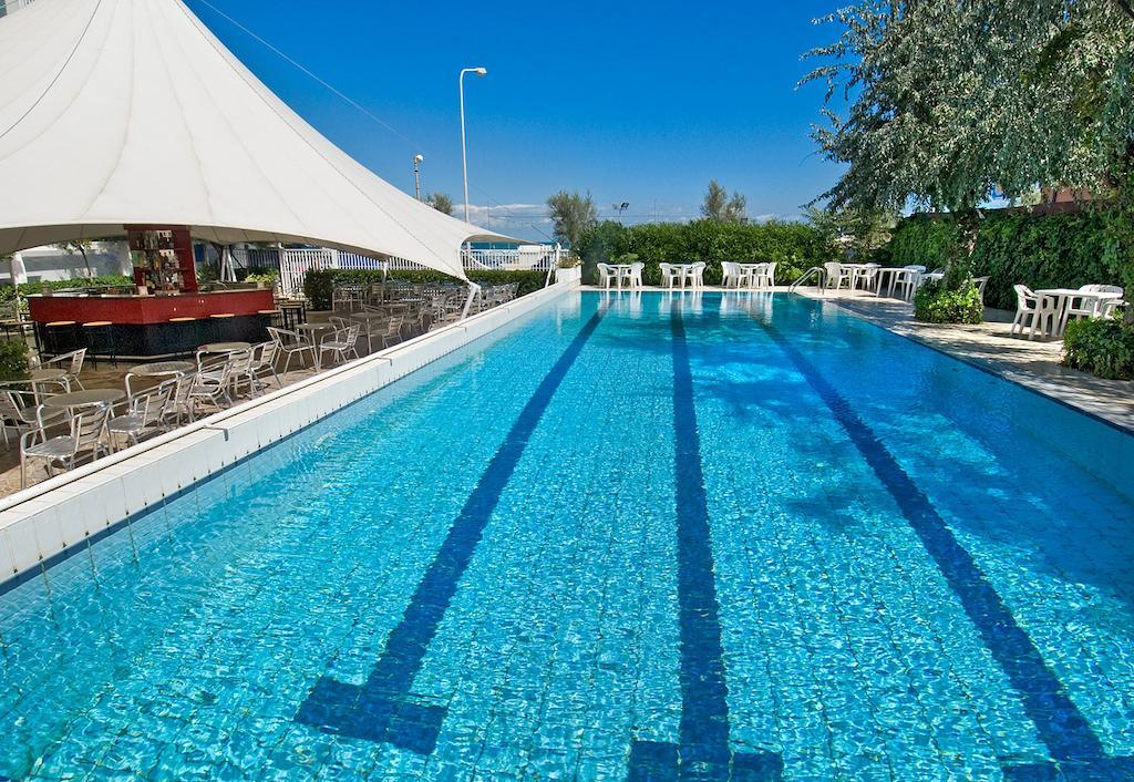 Hotel Mareblu セニガッリア エクステリア 写真