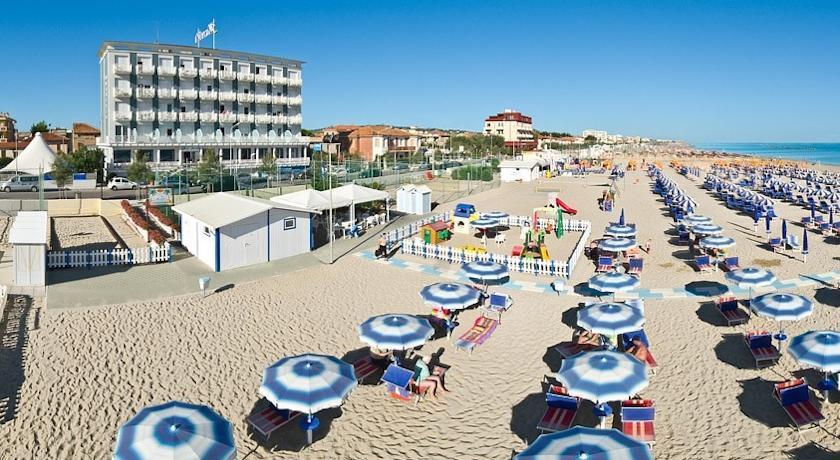 Hotel Mareblu セニガッリア エクステリア 写真