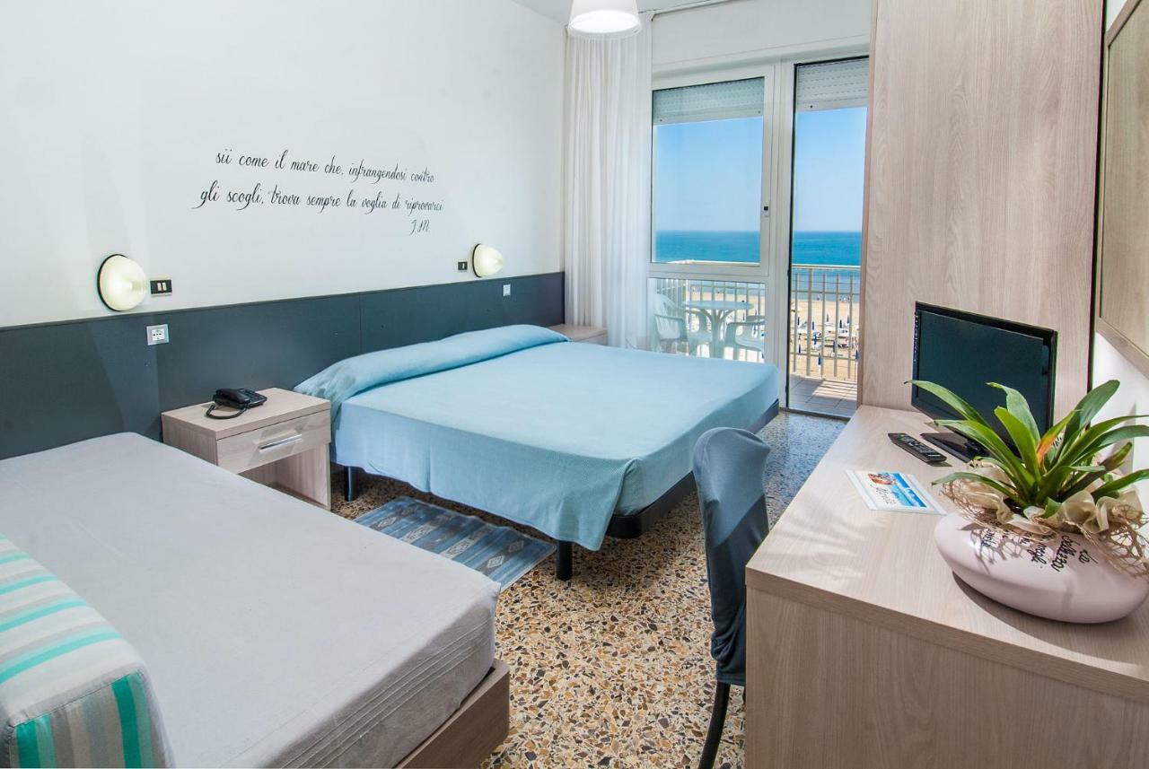 Hotel Mareblu セニガッリア エクステリア 写真